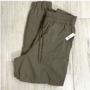 Gap Fit Women's Crinkle Nylon Jogger Sherwood Forest Green Size L